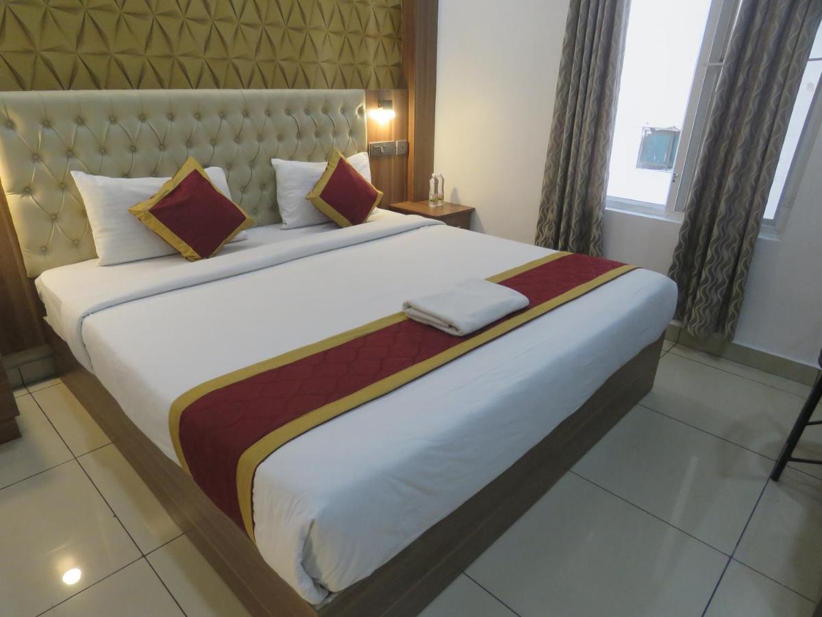 Hotel Reegate Inn Near South Railway Station Kochi Exterior foto